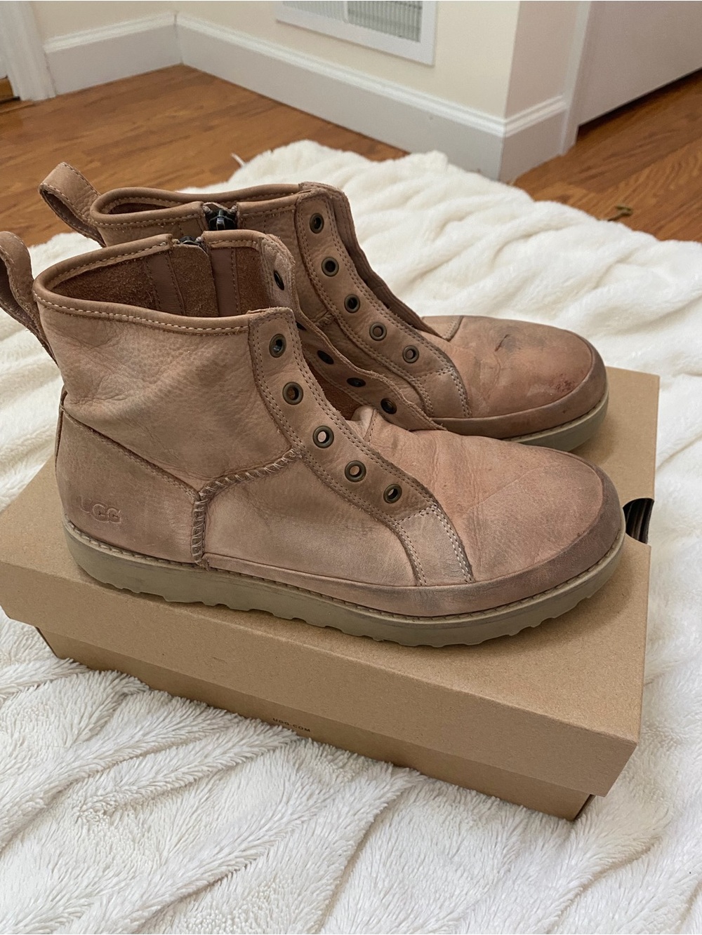 Ugg Classic Deconstructed Lace-Up Boots women’s tan WITH BOX Sz 8